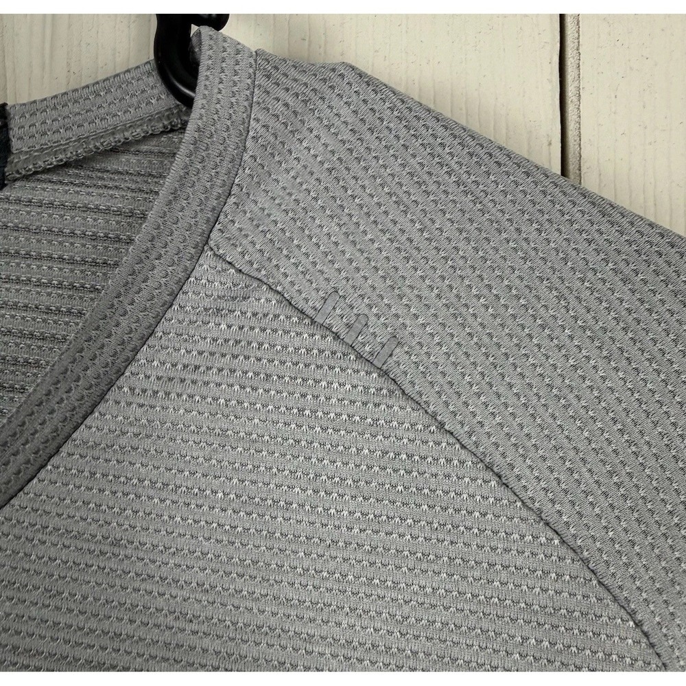 Lululemon Shirt Mens Large Gray Fast free 3/4 Sleeve Athletic Lightweight Gym - Picture 3 of 8